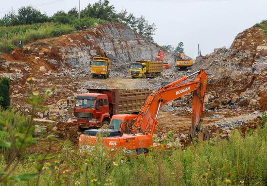 成贵铁路13标土石方开挖工程完成过半-贵阳楼盘网